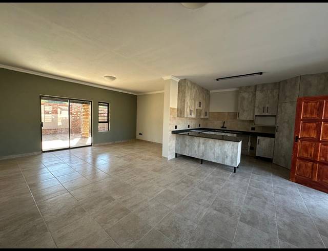 3 BEDROOM SECTIONAL TITLE FOR SALE IN WATERVAL EAST